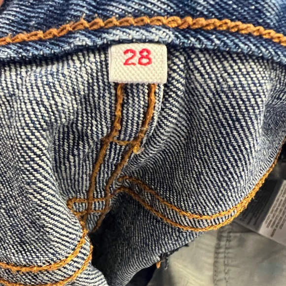 Levi’s Jean Shorts - Picture 5 of 5